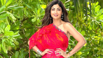 Shilpa Shetty makes a case for perfect beach look in Maldives with printed saree dress worth Rs. 25,000