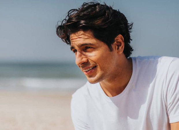 Sidharth Malhotra greeted by his fans on the set of Mission Majnu