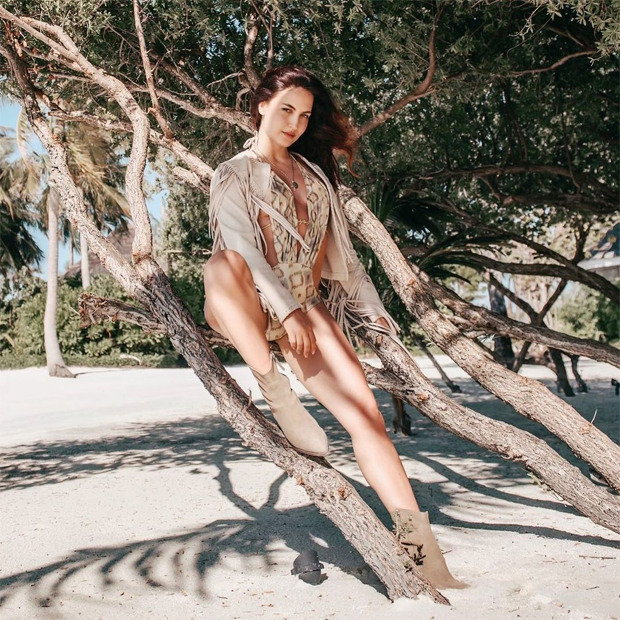 Elli AvrRam sets the internet on fire with her skimpy monokini pictures Elli AvrRam sets the internet on fire with her skimpy monokini pictures