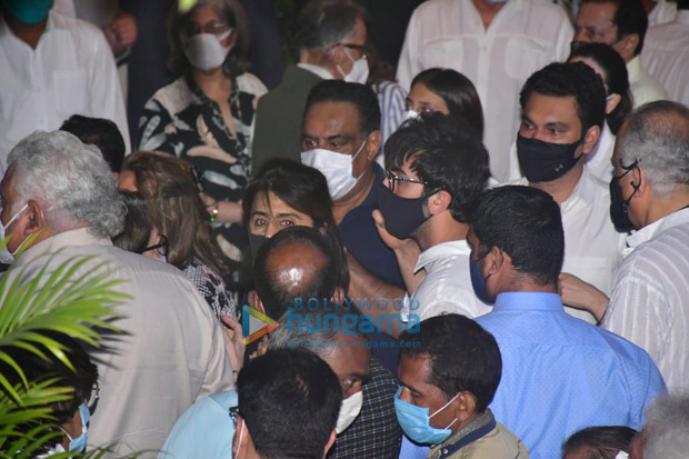 Rajiv Kapoor funeral: Ranbir Kapoor lends shoulder to uncle’s mortal remains; Alia Bhatt, Shah Rukh Khan attend