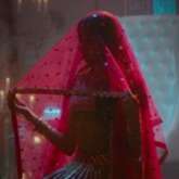 Janhvi Kapoor unveils first olook of 'Panghat' song from horror-comedy Roohi