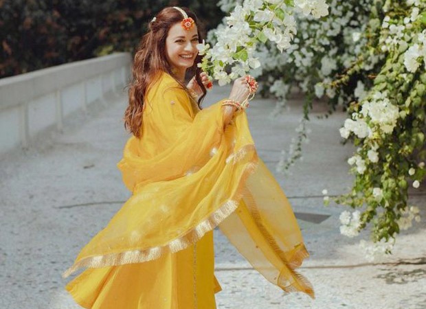 Dia Mirza is dazzling in these pictures from her mehendi ceremony