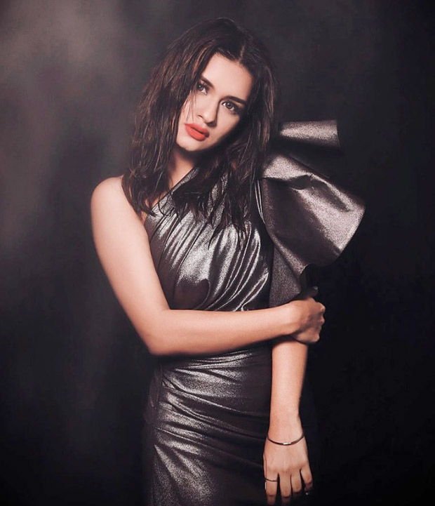 Avneet Kaur glams up in glittery silver dress and bold makeup