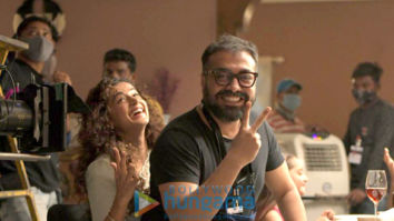 On The Sets From The Movie Do Baaraa