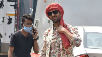 Kartik Aaryan spotted on the sets of Bhool Bhulaiyaa 2, looks dapper dressed in the traditional Rajasthani outfit