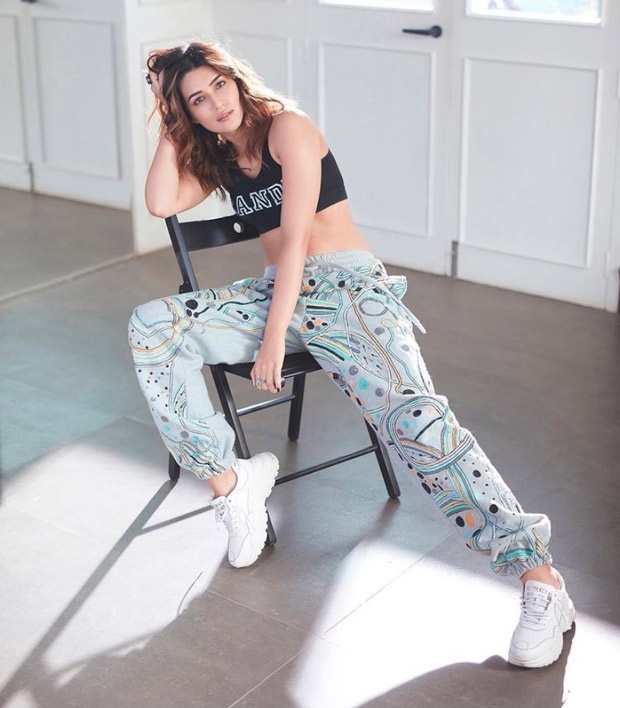 Kriti Sanon aces off-duty style in sports bra and printed joggers Kriti Sanon aces off-duty style in sports bra and printed joggers