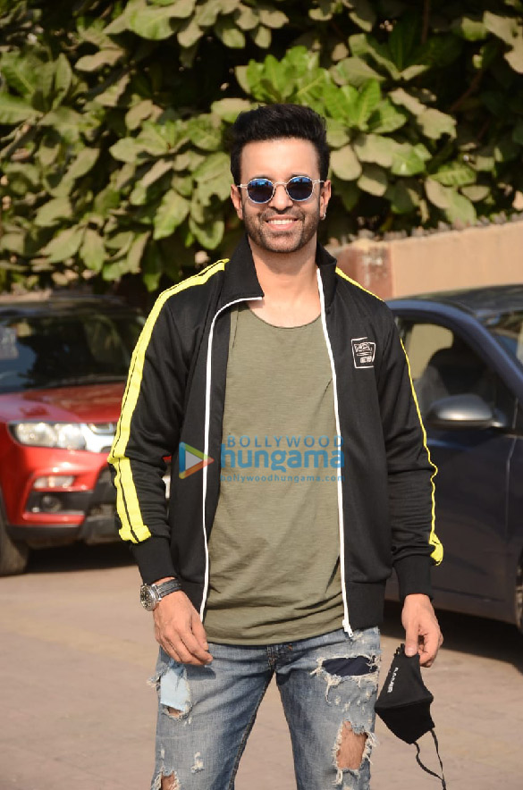 photos aamir ali and aamna sharif snapped in versova 4