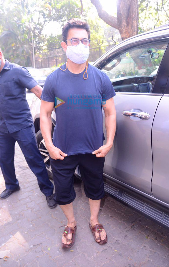 photos aamir khan snapped in bandra 4