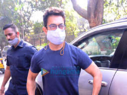 Photos: Aamir Khan snapped in Bandra