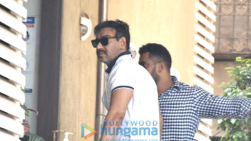 Photos: Ajay Devgn snapped in Juhu