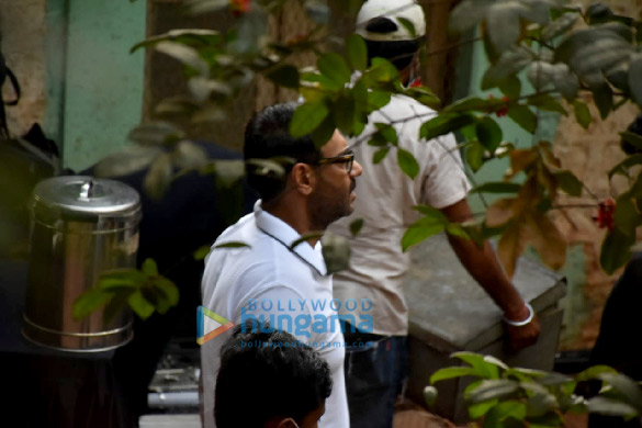 photos ajay devgn spotted at shoot location in bandra 1