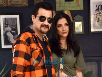 Photos: Arjun Kapoor, Sanjay Kapoor and Maheep Kapoor snapped post shoot in Juhu