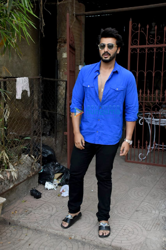 photos arjun kapoor spotted at rohan shreshtha studio in versova 1