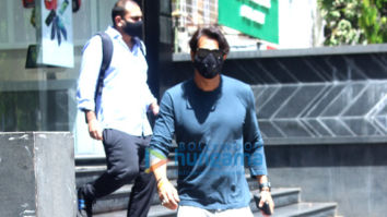 Photos: Arjun Rampal snapped at the Mapple store in Bandra