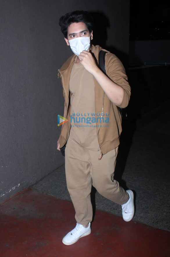 photos armaan malik snapped at the airport 3