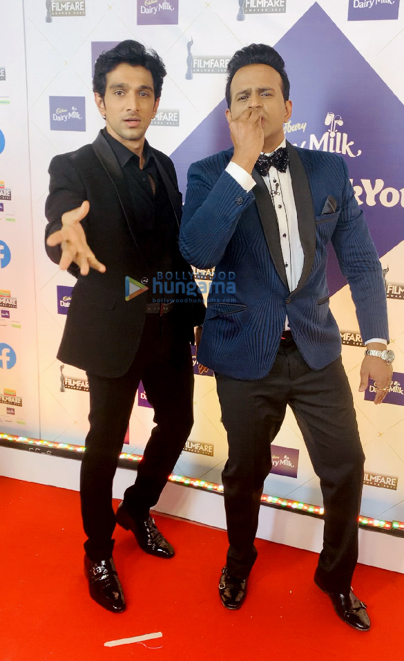 photos celebs grace the red carpet of 66th filmfare awards 2021 12