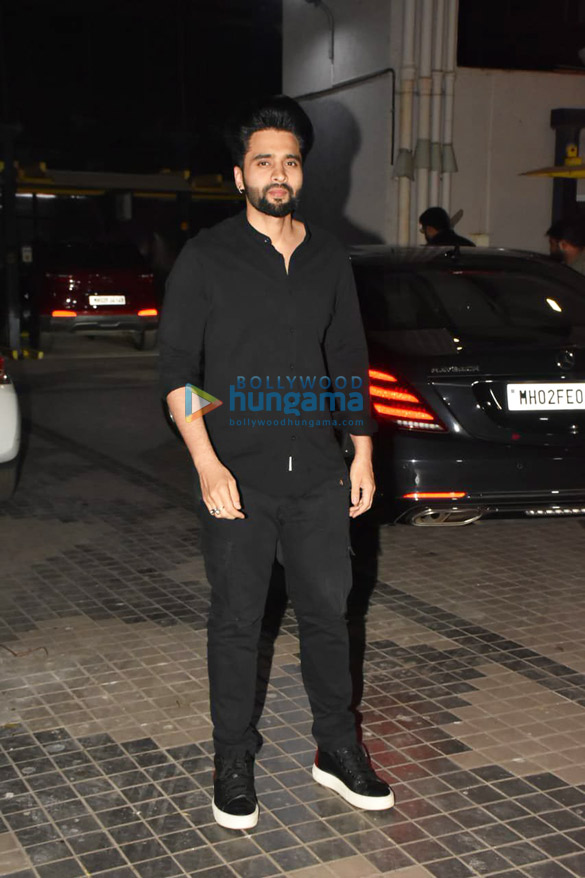 photos celebs snapped at bunty sachdevas house party 18
