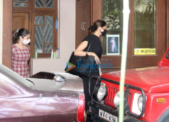 photos deepika padukone spotted at a dubbing studio in bandra 2