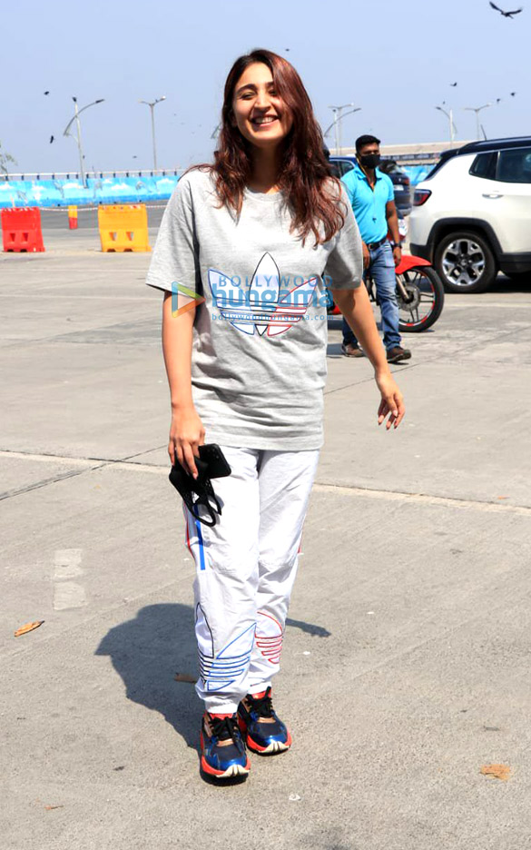 photos dhvani bhanushali snapped at m2m ferry wharf 3
