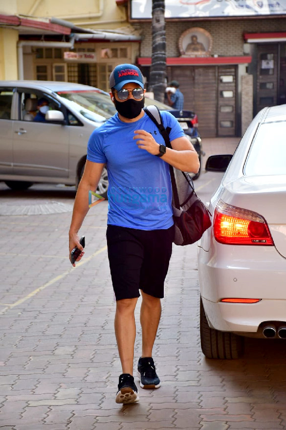 photos emraan hashmi spotted at gym 2