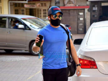 Photos: Emraan Hashmi spotted at gym