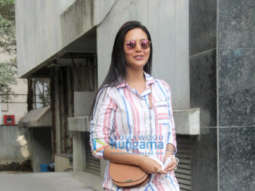 Photos: Esha Gupta snapped in Bandra