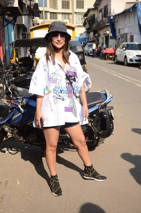photos hina khan snapped in andheri 3