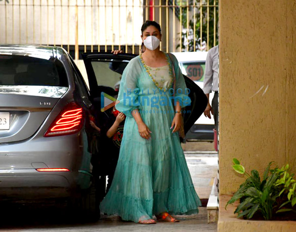 Photos: Kareena Kapoor Khan and Randhir Kapoor spotted at Karisma Kapoor’s house Photos: Kareena Kapoor Khan and Randhir Kapoor spotted at Karisma Kapoor’s house