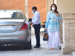 Photos: Kareena Kapoor Khan and Malaika Arora spotted at Amrita Arora’s house
