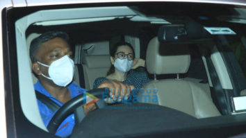 Photos: Karisma Kapoor and Babita Kapoor snapped at Kareena Kapoor Khan’s house in Bandra