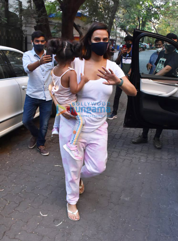 Photos: Neha Dhupia spotted with her daughter in Bandra Photos: Neha Dhupia spotted with her daughter in Bandra
