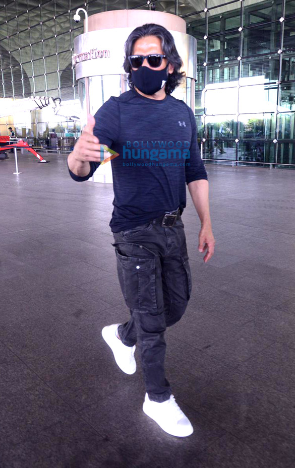 photos nimrat kaur poonam pandey nikhil dwivedi and others snapped at the airport 1