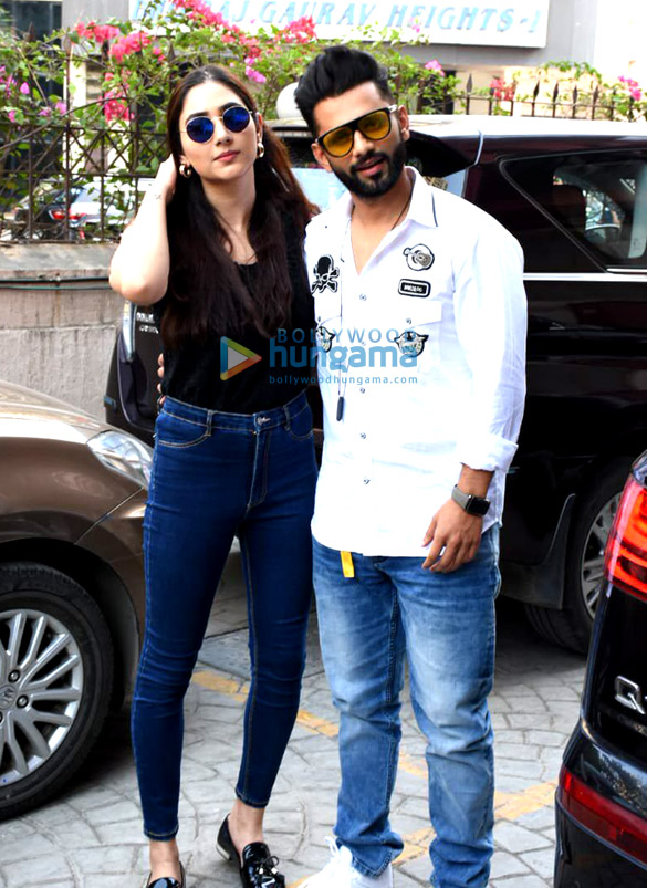 photos rahul vaidya with girlfriend disha parmar at frames production house 4