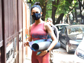Photos: Rakul Preet Singh spotted at Anshuka Yoga in Bandra