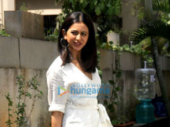 Photos: Rakul Preet Singh spotted outside RSVP office in Mumbai