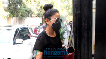 Photos: Rakul Preet Singh spotted outside a salon in Khar