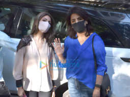 Photos: Randhir Kapoor, Neetu Kapoor and others snapped at Kareena Kapoor Khan’s house in Bandra