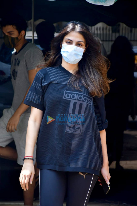 Photos Rhea Chakraborty spotted at a gym (1) | Rhea Chakraborty Images ...