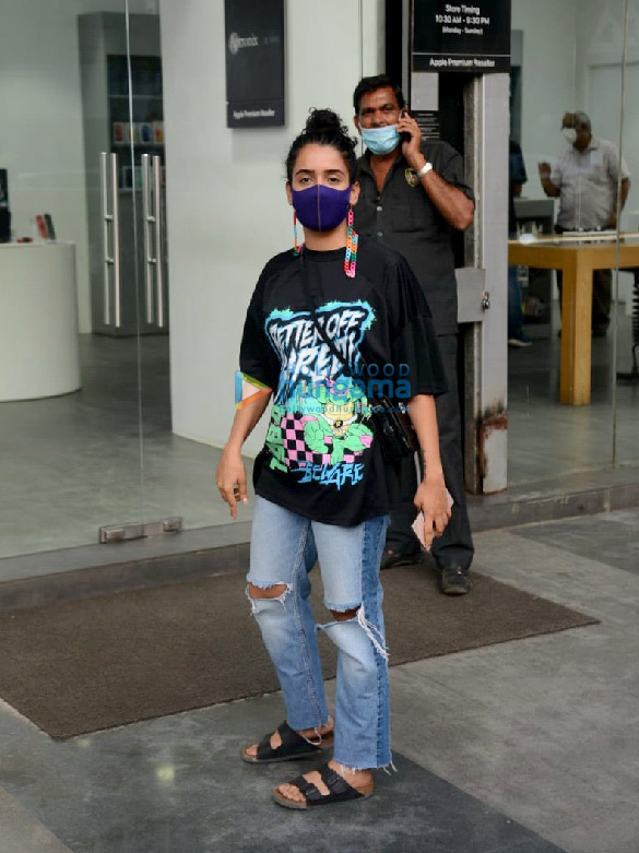 photos sanya malhotra snapped at apple store in juhu 1