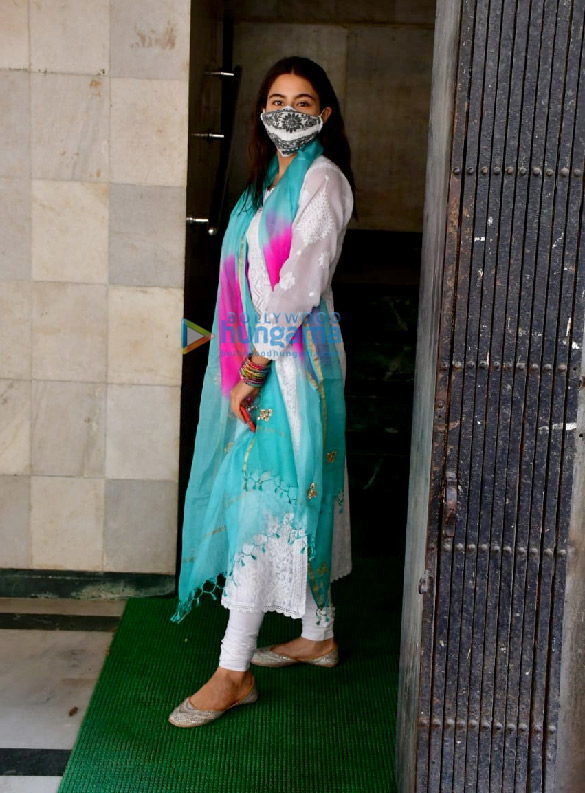 Photos: Sara Ali Khan spotted in Bandra
