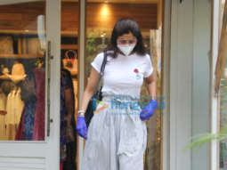 Photos: Shilpa Shetty spotted at Santacruz