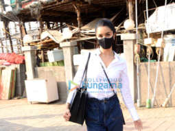 Photos: Shraddha Kapoor snapped at Versova jetty