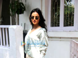 Photos: Sonal Chauhan spotted at Bandra