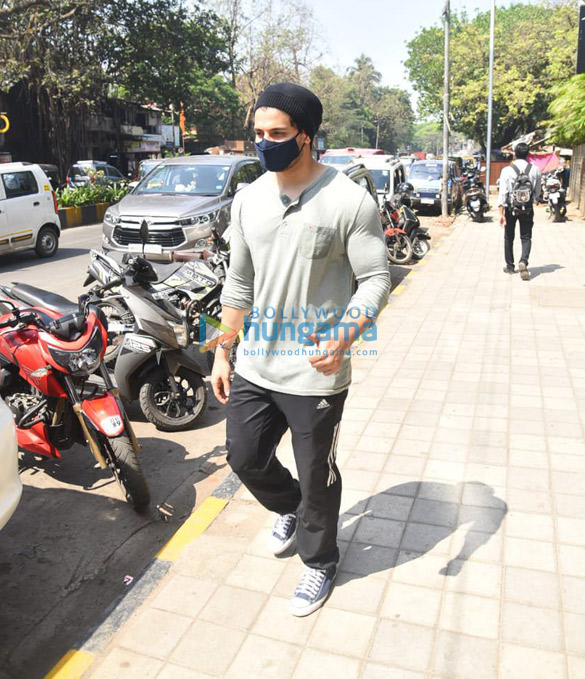 photos sooraj pancholi snapped at a bike showroom looking for new bike in santacruz 5