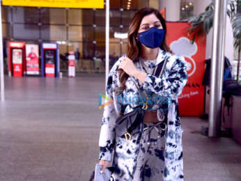 Photos: Sophie Choudry, Kanika Kapoor and Rohit Roy snapped at the airport