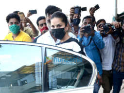 Photos: Sunny Leone snapped in Juhu
