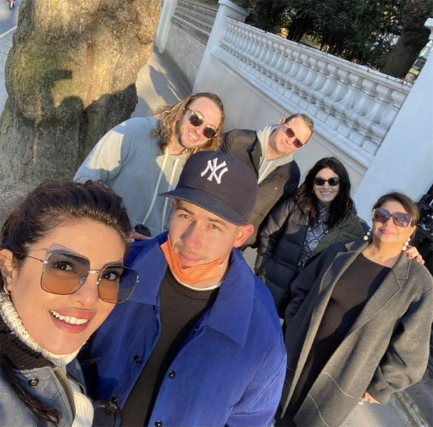 Priyanka Chopra wore a beautiful sweater knitted by her Mom! Priyanka Chopra wore a beautiful sweater knitted by her Mom!
