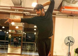 Sidharth Shukla poses like Michael Jackson, says something exciting is coming up Sidharth Shukla poses like Michael Jackson, says something exciting is coming up