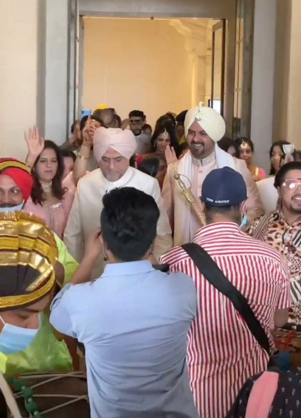 Harman Baweja and Sasha Ramchandani get married in gurudwara; Shilpa Shetty, Raj Kundra share Anand Karaj videos
