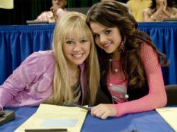 Miley Cyrus sends Hannah Montana cast, Joe Jonas, Selena Gomez heartfelt letters; pens her thoughts as Disney show completes 15 years 